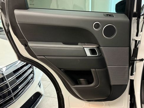 Used 2015 Land Rover Range Rover Sport HSE image 17