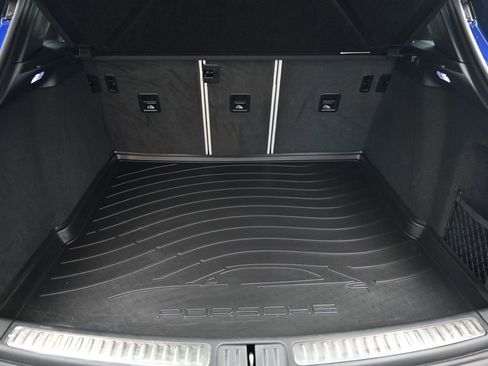 Certified 2024 Porsche Macan AWD/4WD image 25