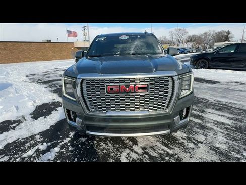 Certified 2023 GMC Yukon XL Denali image 3