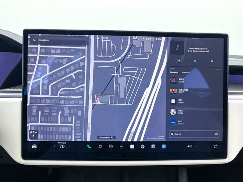 Used 2022 Tesla Model X Plaid image 6