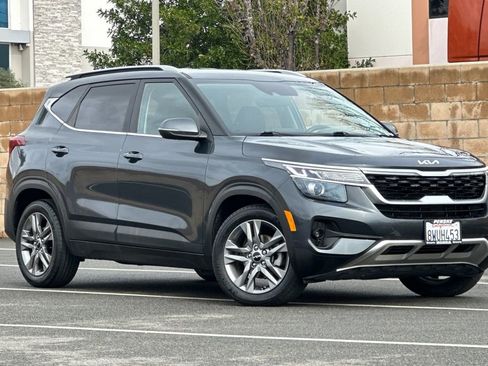Used 2022 Kia Seltos S image 2