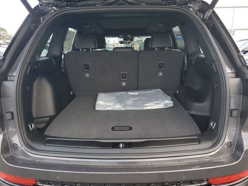 New 2025 Jeep Grand Cherokee Limited image 9