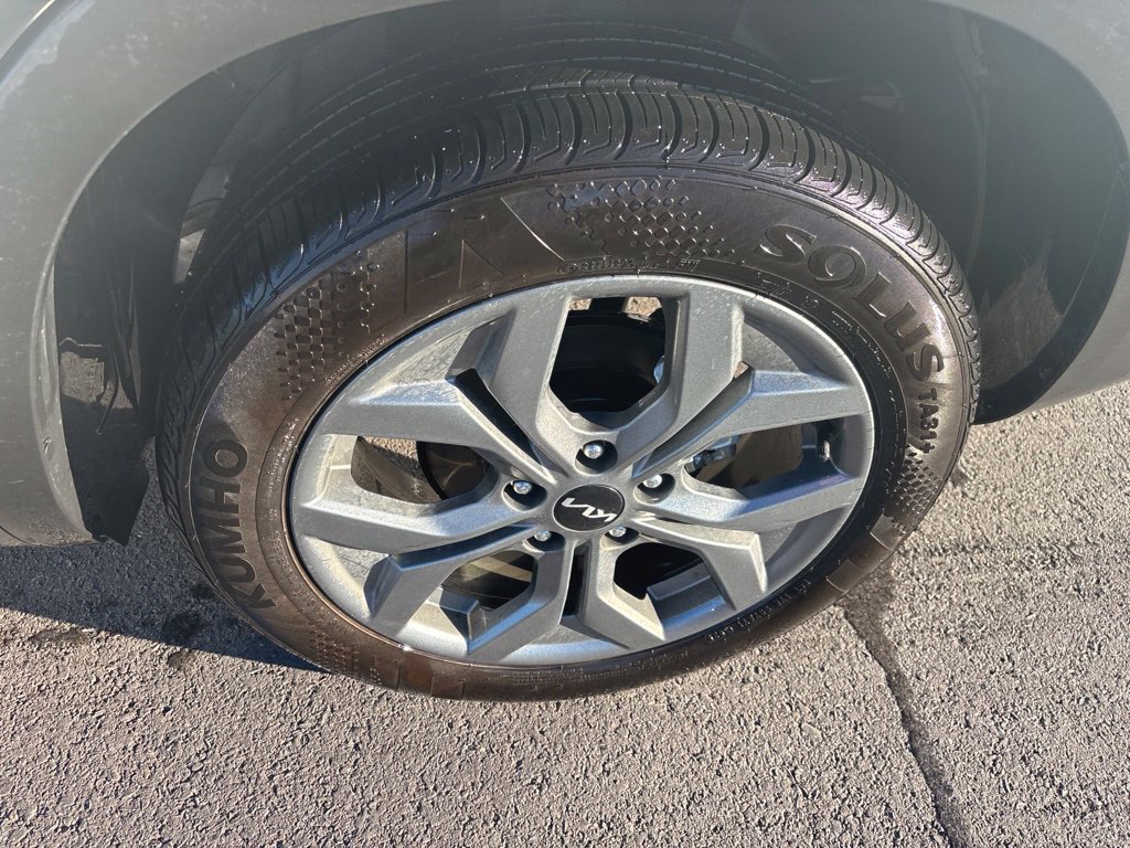 Certified 2026 Kia Seltos LX FWD image 3