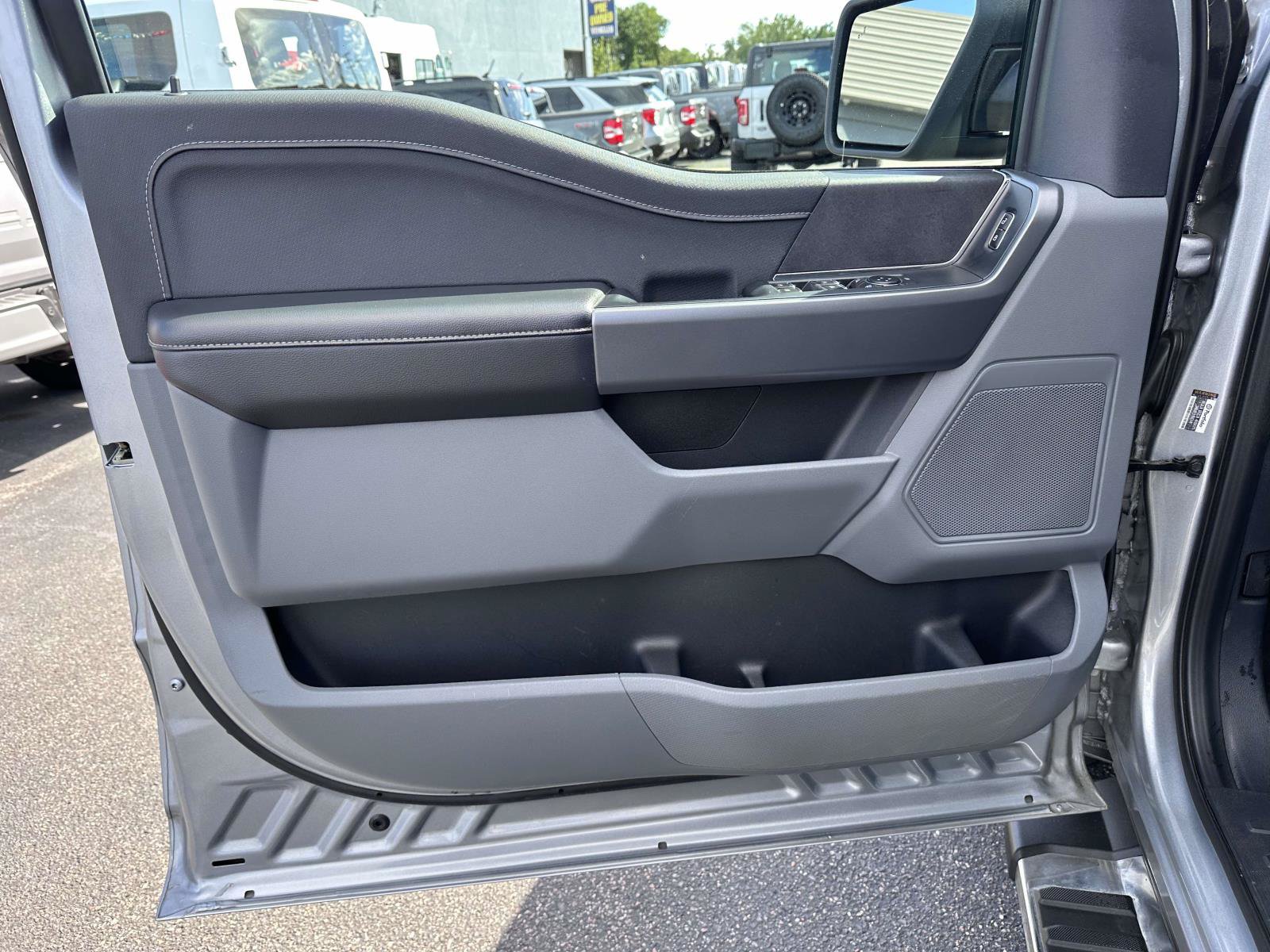Used 2025 Ford F150 XLT w/ Equipment Group 301A Standard AWD/4WD image 9