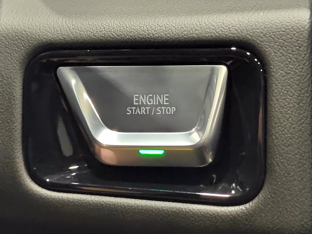 Used 2025 GMC Yukon Denali w/ Sun & Power Step Package AWD/4WD image 15