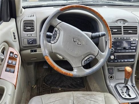 Used 2002 INFINITI I35 image 8