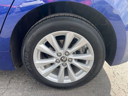 Used 2023 Toyota Corolla SE w/ SE Premium Package image 28