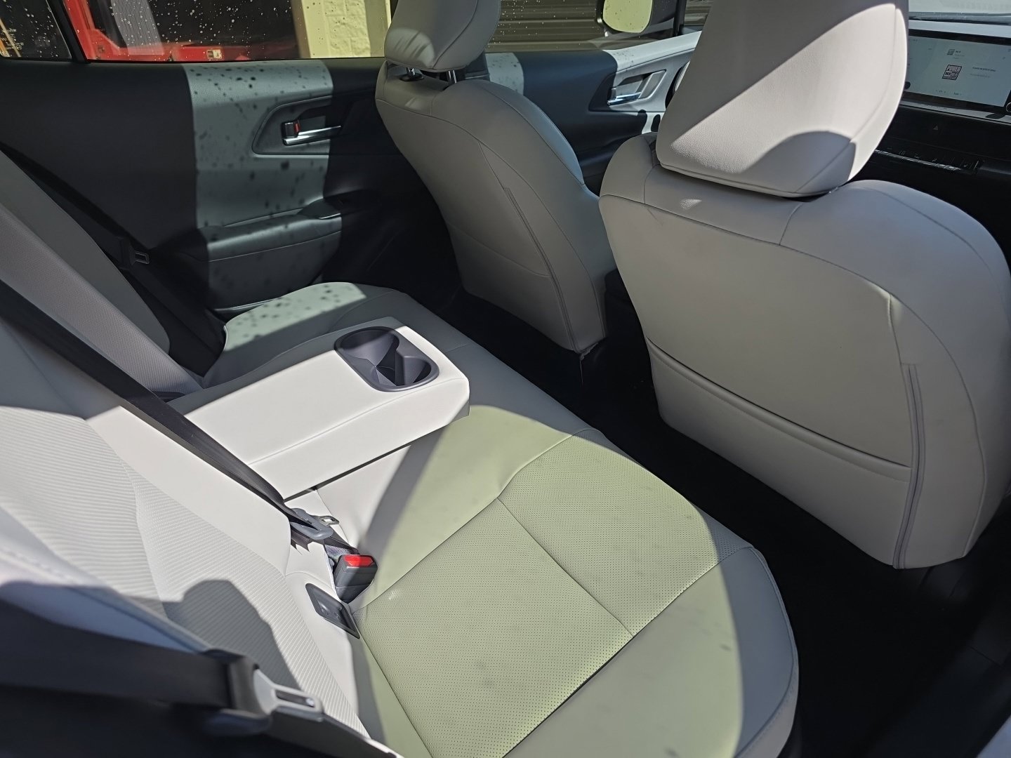 Used 2024 Toyota Prius XLE AWD/4WD image 30