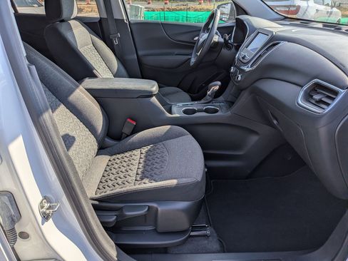 Used 2024 Chevrolet Equinox LT image 36