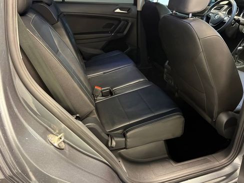 Certified 2020 Volkswagen Tiguan SE image 12