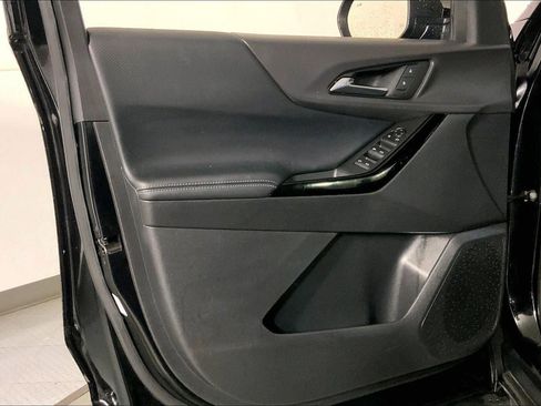 Used 2025 Chevrolet Equinox LT image 24