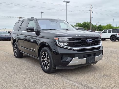 Used 2025 Ford Expedition Platinum AWD/4WD image 1