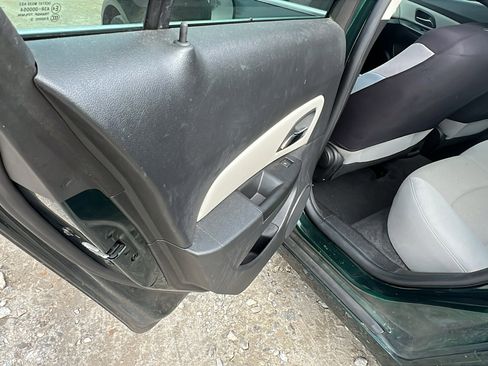 Used 2014 Chevrolet Cruze LT image 22