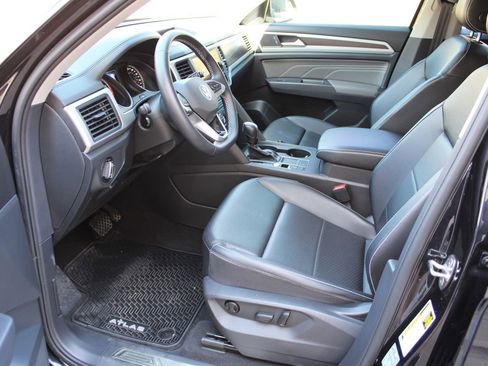 Used 2021 Volkswagen Atlas SE image 16