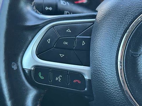 Used 2018 Jeep Compass Latitude w/ Popular Equipment Group AWD/4WD image 18