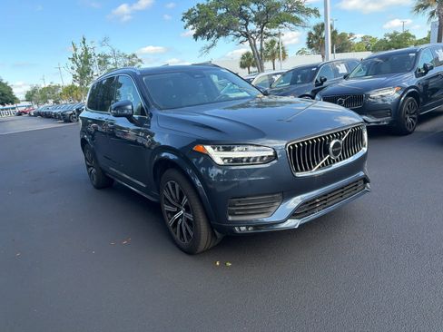 Used 2023 Volvo XC90 B5 Core w/ Climate Package AWD/4WD image 2
