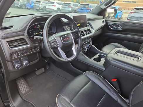 Used 2024 GMC Yukon SLT image 15