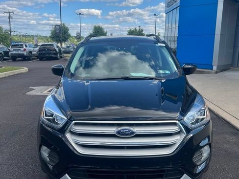 Used 2017 Ford Escape SE w/ Equipment Group 201A AWD/4WD image 2