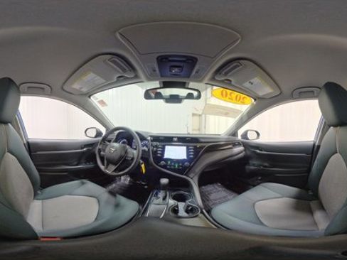 Certified 2020 Toyota Camry LE image 43