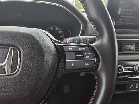 Used 2025 Honda Pilot Sport image 20
