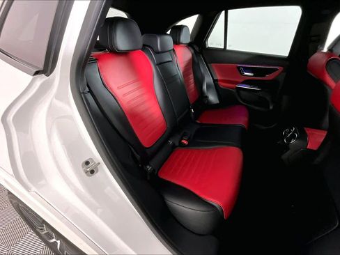 Used 2025 Mercedes-Benz GLC 300 image 19