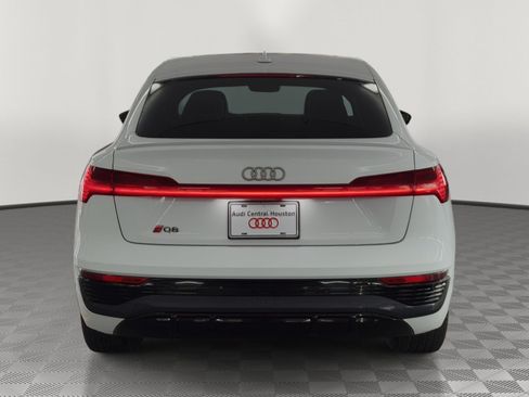 Used 2024 Audi Q8 e-tron Premium AWD/4WD image 10