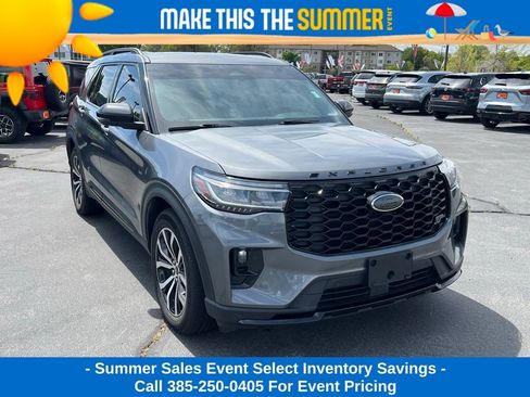 Used 2025 Ford Explorer ST AWD/4WD image 2
