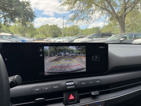 Used 2025 Kia K4 LXS image 17