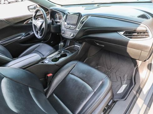 Used 2018 Chevrolet Malibu Hybrid w/ Leather Package FWD image 22