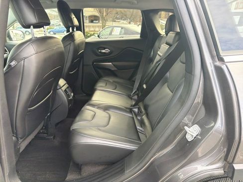 Certified 2019 Jeep Cherokee Limited image 25