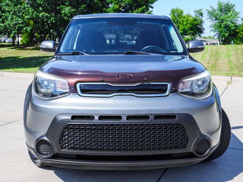 Used 2014 Kia Soul + FWD image 11