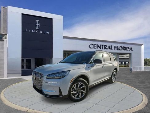 Used 2025 Lincoln Corsair AWD w/ Equipment Group 101A image 31