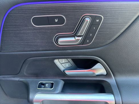 New 2026 Mercedes-Benz GLB 250 4MATIC image 14