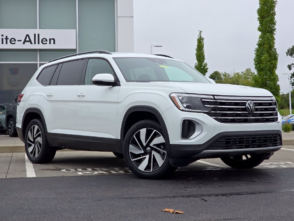 Used 2025 Volkswagen Atlas SE AWD/4WD image 1