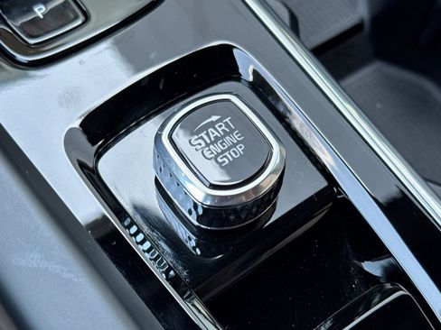 Certified 2026 Volvo XC60 B5 Plus AWD/4WD image 25