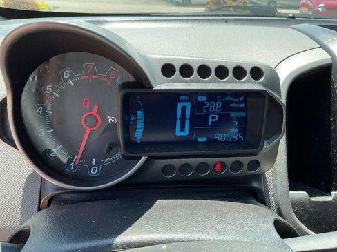 Used 2015 Chevrolet Sonic LT FWD image 17