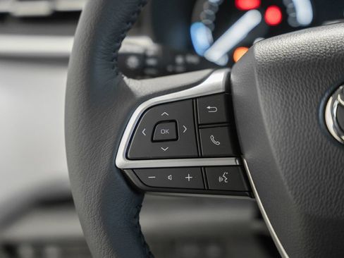 New 2026 Toyota Sienna XLE AWD/4WD image 30