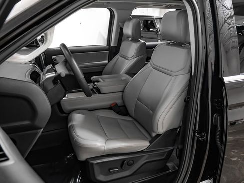 Used 2025 Ford Expedition Max Active AWD/4WD image 29
