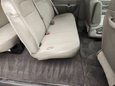 Used 2025 Chevrolet Express 3500 LS image 33