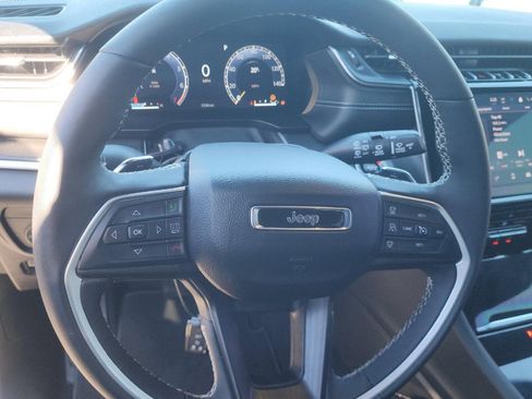 Used 2025 Jeep Grand Cherokee L Altitude w/ Trailer Tow Package image 8