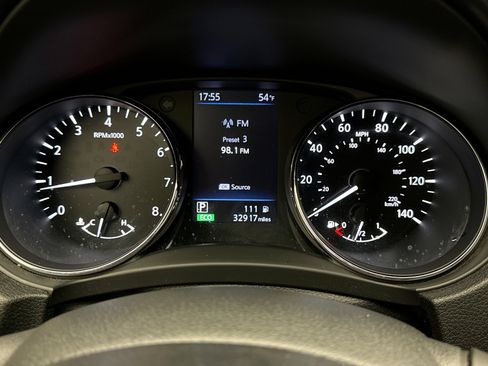 Used 2019 Nissan Rogue SV image 9