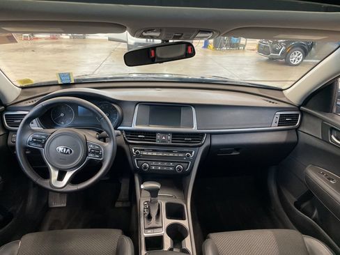 Used 2018 Kia Optima S w/ Panoramic Sunroof Package FWD image 8