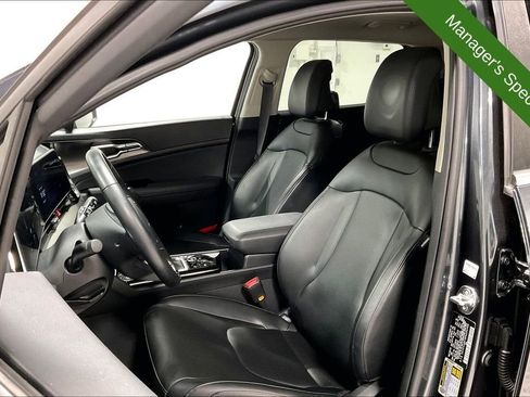 Used 2024 Kia Sportage EX FWD image 31