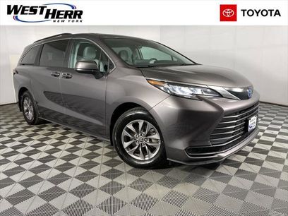 Certified 2023 Toyota Sienna LE