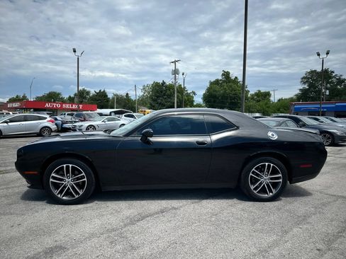 Used 2019 Dodge Challenger SXT AWD/4WD image 9