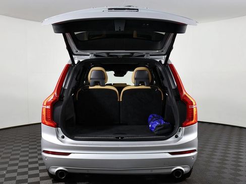 Used 2018 Volvo XC90 T5 Momentum w/ Convenience Package AWD/4WD image 14