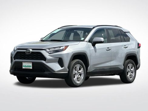 Used 2025 Toyota RAV4 XLE AWD/4WD image 7