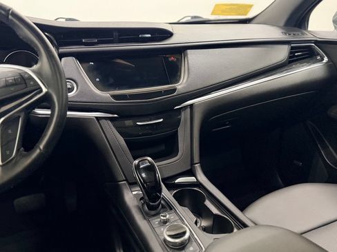 Used 2022 Cadillac XT5 Premium Luxury AWD/4WD image 16