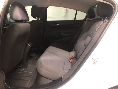 Used 2018 Chevrolet Cruze LS image 15