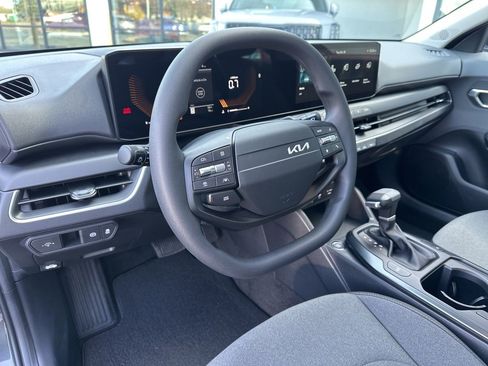 New 2025 Kia K4 LXS image 29